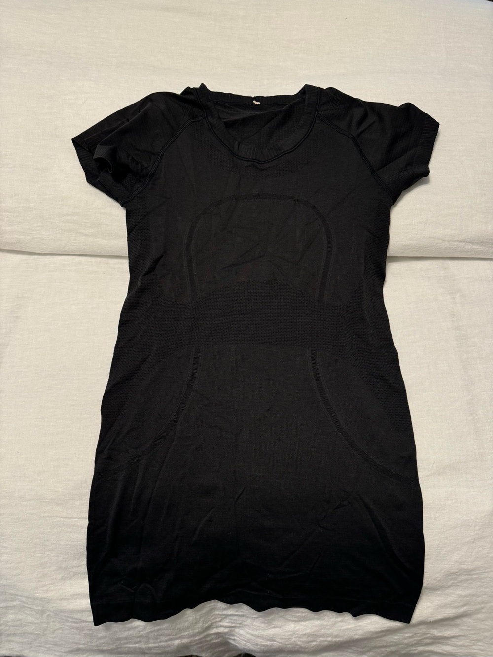 Black Lululemon workout shirt